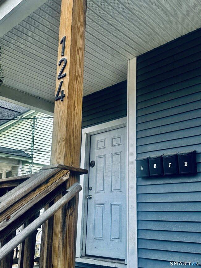 Building Photo - 124 Meriden Rd