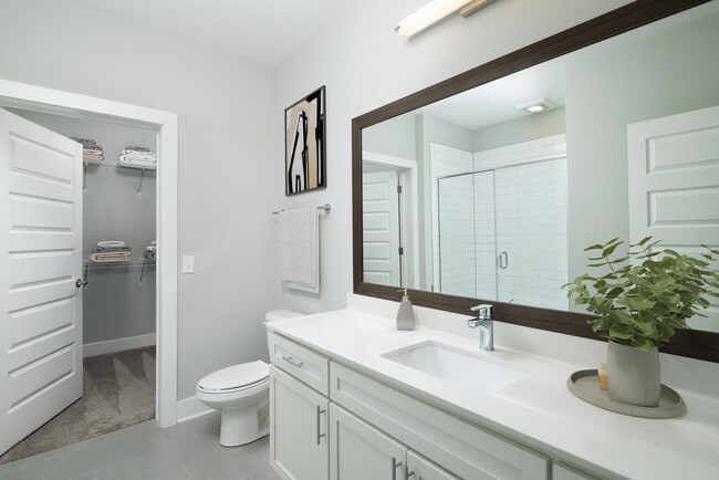 Bath and walk-in closet