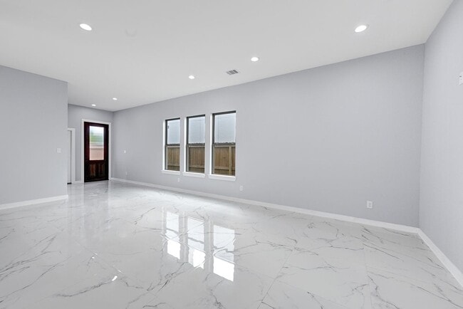 Photo - 90 Burress St