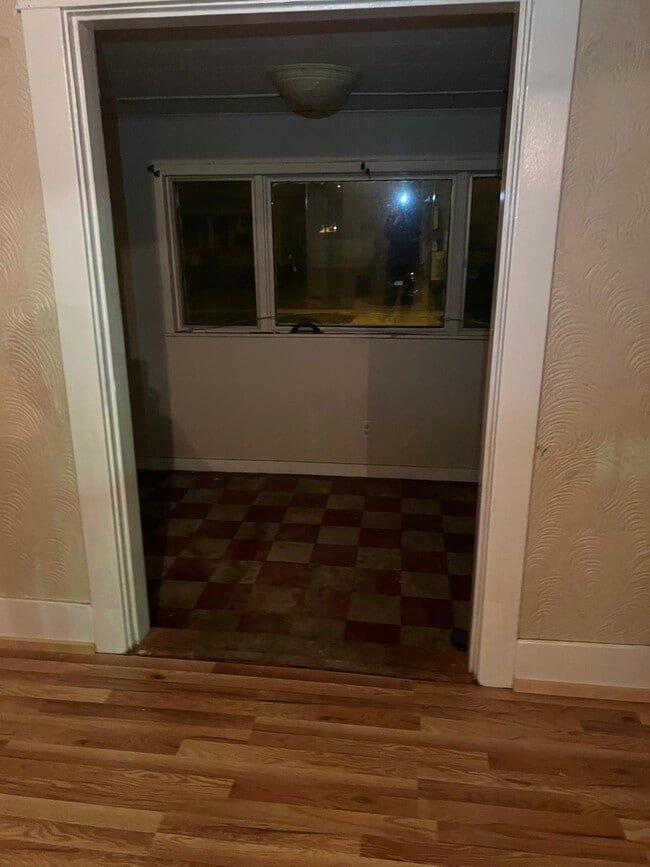 Photo - 35 Poultney Ave