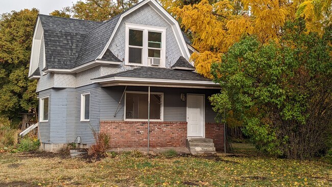 Photo - 2293 Fern Ave