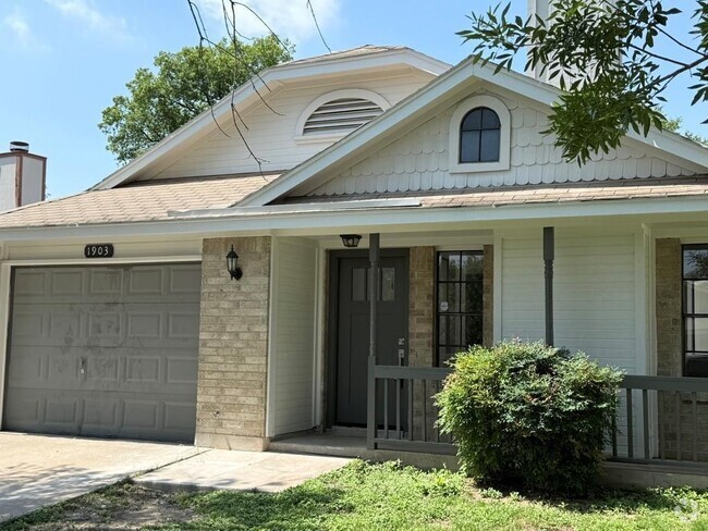 Building Photo - 1903 Golden Pheasant Dr Rental