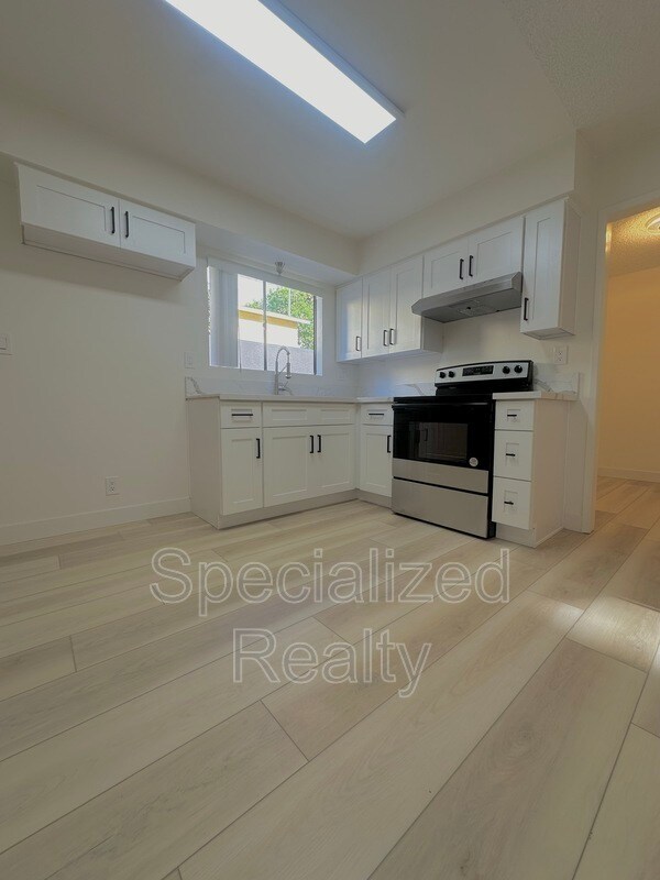 Photo - 342 E Providencia Ave Unit 101