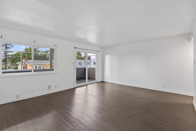 Photo - 3216 Delaware St