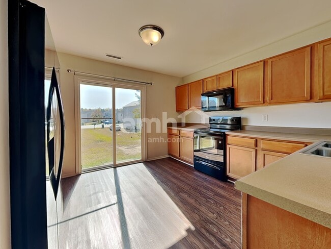 Photo - 3112 Varcroft Rd