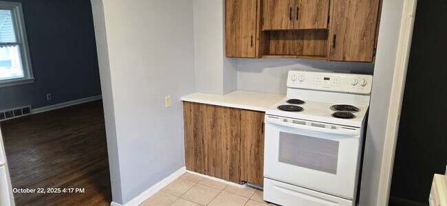 Photo - Charming 3 - Bedroom Property in Prime Location