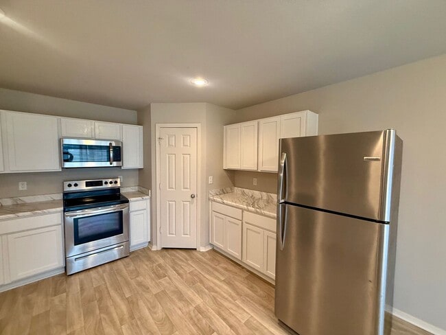 Photo - 3008 Emerald Pk Trl