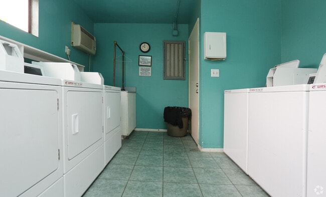 Photo - Villa Azusa Senior Apartments 55+