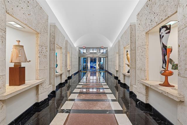 Building Photo - 500 Throckmorton St Unit 3601