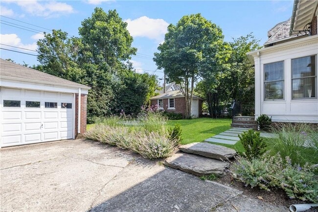 Photo - 26 Narragansett Ave