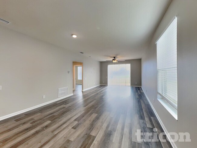 Photo - 5010 98th Ave E