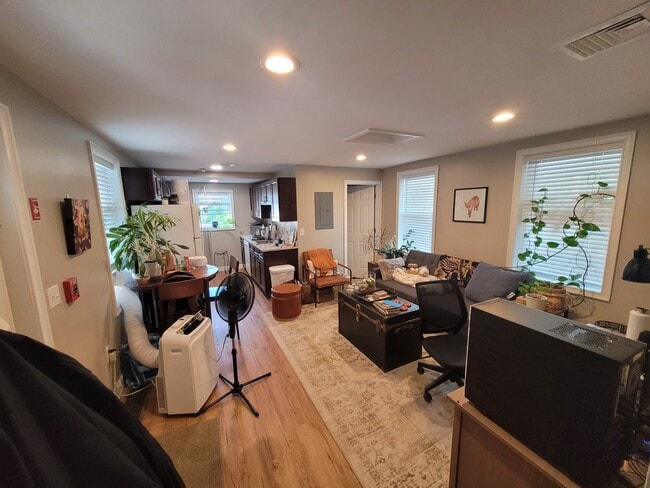 Photo - 1620 Main St Unit 3