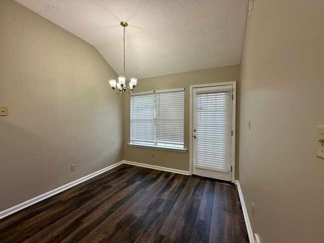 Photo - Olive Branch/ Center Hill Area- 3BR/ 2BA AVAILABLE NOW! New Flooring and Freshly Painted!