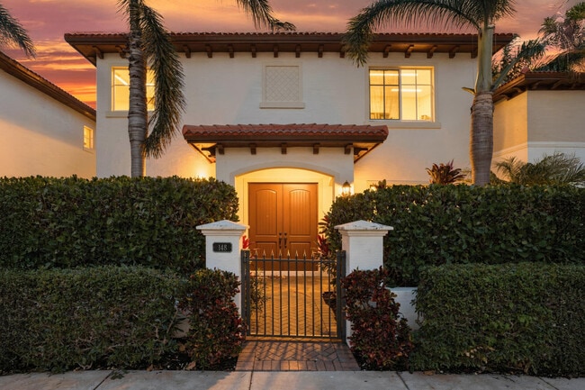 Building Photo - 148 NW Emerson Pl