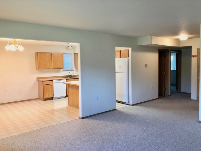 Living Rm & Hall to bedrooms - 3435 Laurance Rd