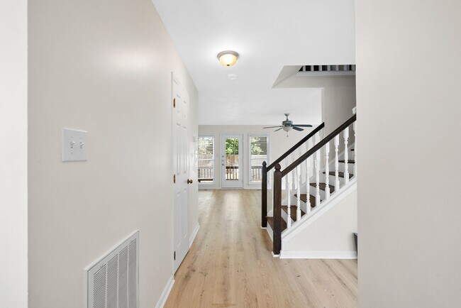 Photo - 6108 New Market Way