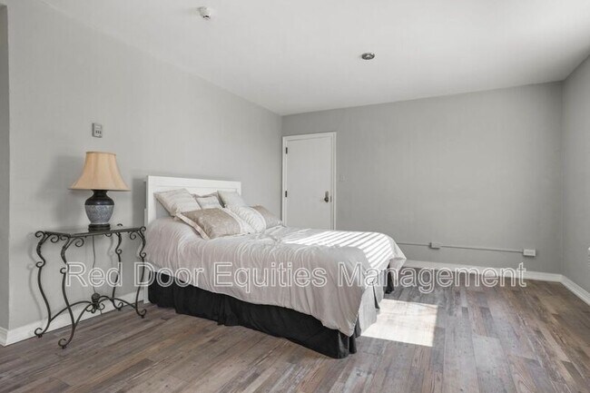 Photo - 123 N Broad St