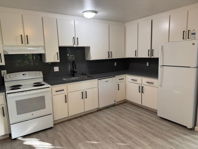 Photo - 4941 Canto Dr Apartments Unit #3