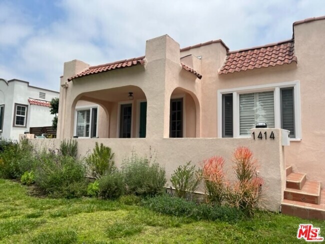 Building Photo - 1414 Armadale Ave Rental