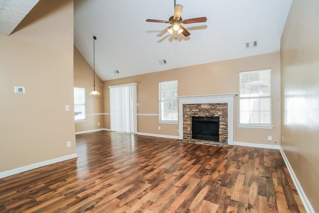 Photo - 5622 Riverside Dr