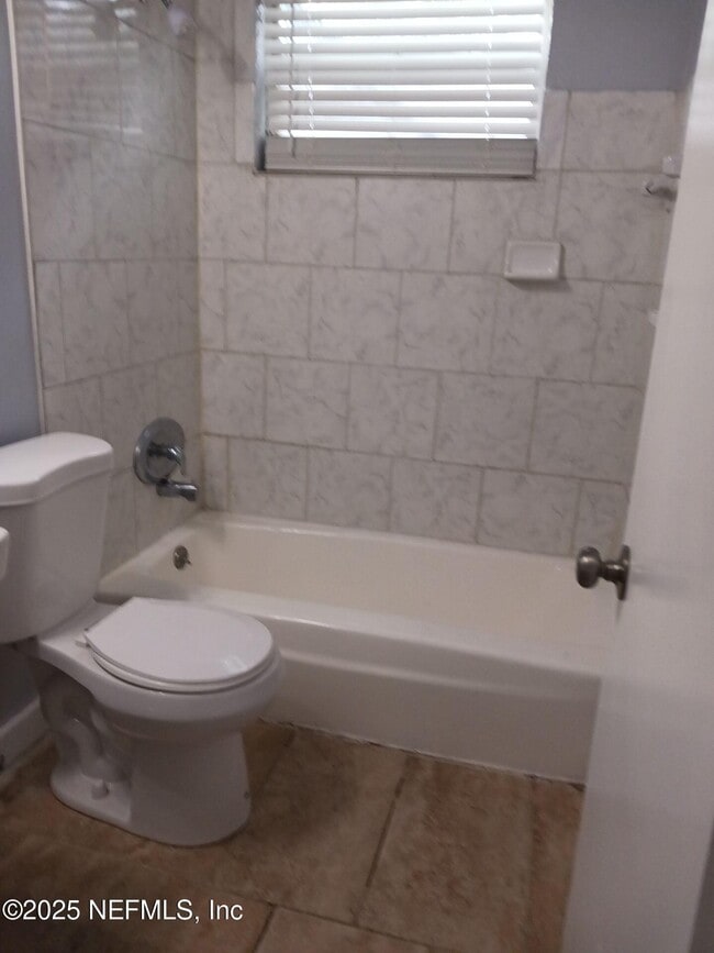 Photo - 1151 W 25th St