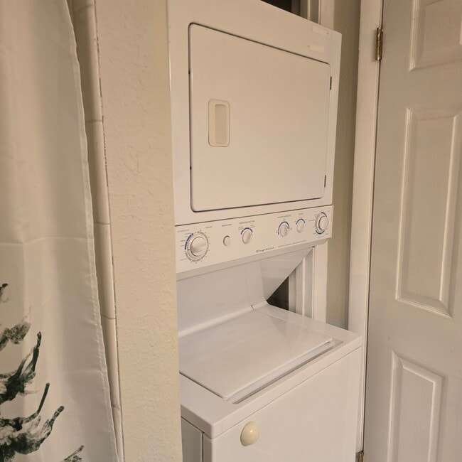 Building Photo - 5709 Lyons View Pike Unit 3302