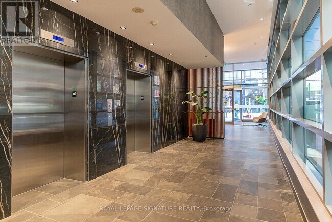 Photo - 650 King St W Unit 705