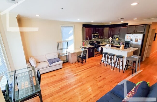 Photo - Amazing 4 bed 2 bath in Brighton.... Don't miss out