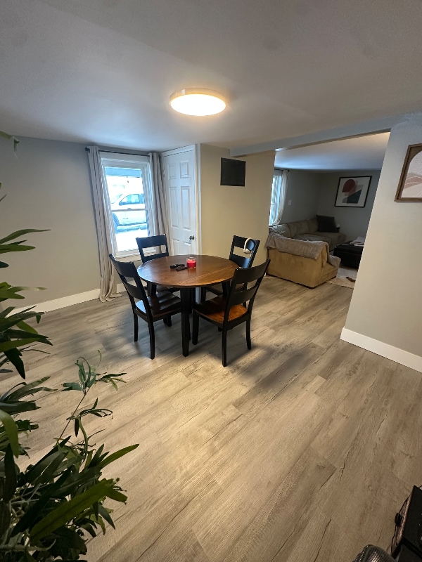 Photo - 150 E North St