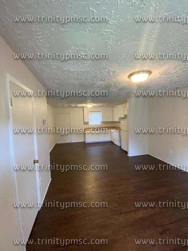 Photo - Freshly painted! Available now!