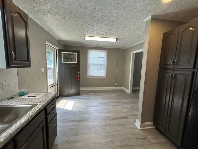 Photo - 422 Sequoyah Dr