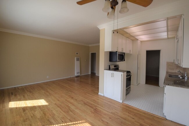 Photo - 12427 Riverside Dr Unidad 01