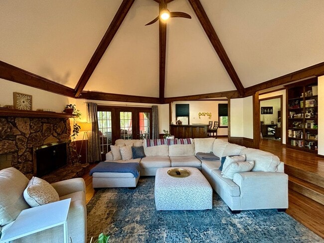 Photo - 805 De La Fayette Ct