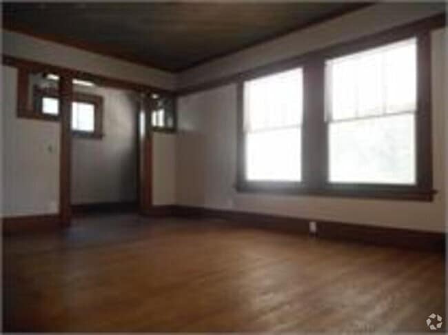 Building Photo - 992 8th St Rental