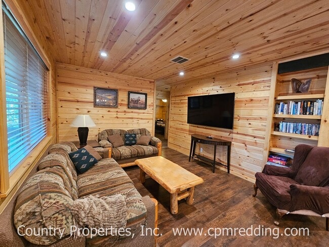 Photo - Country Living with 4 Bedrooms plus an Office!