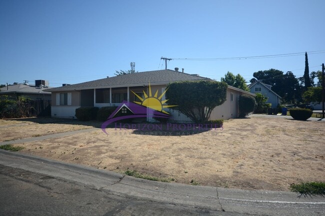 Building Photo - 2252/2254 Royale Rd Unit 2254 Royale Rd Rental