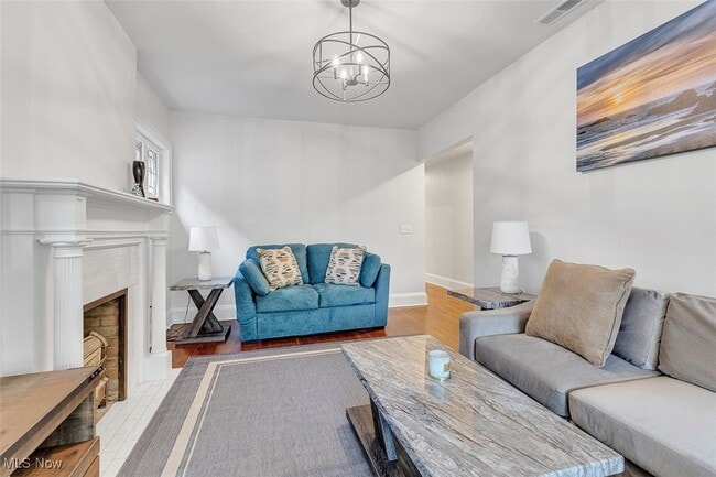 Photo - 2257 Grandview Ave Unit 3