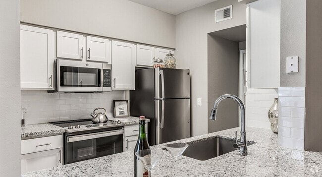 Building Photo - Start Fresh – $250 Off When You Lease Today Unit RK1 Rental