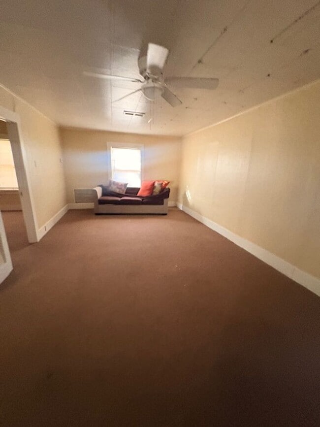 2 Bedroom Home in El Centro - 2 Bedroom Home in El Centro