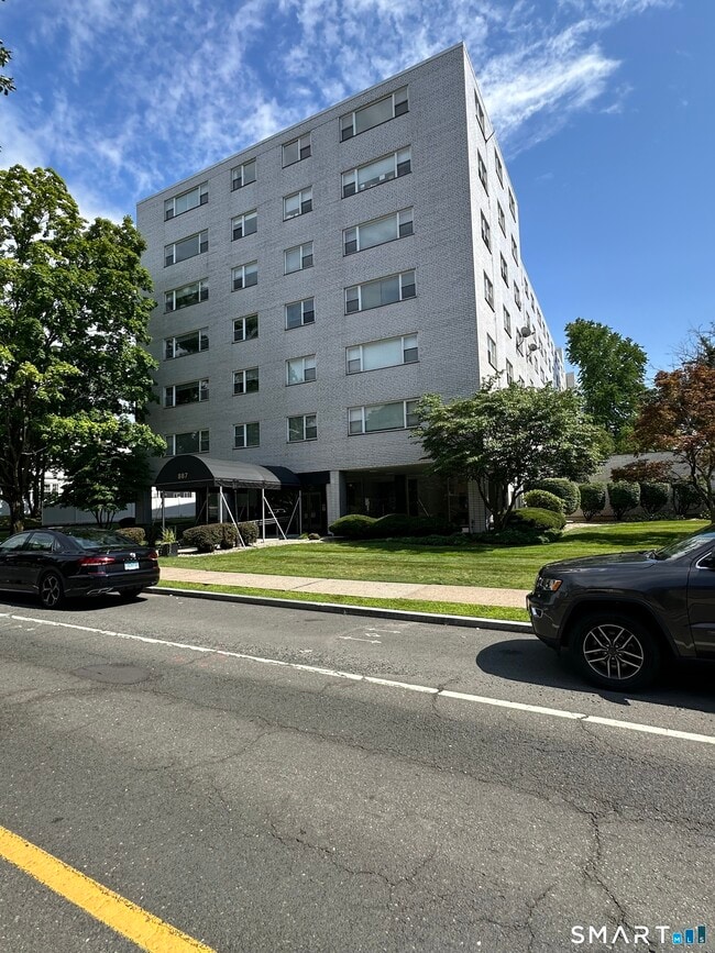 Building Photo - 887 Farmington Ave Unit 2I