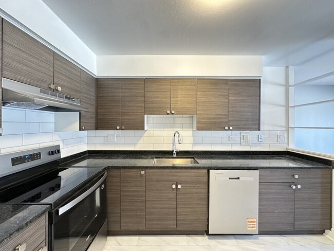 Photo - 1639 Oakwood Ave Unit 201