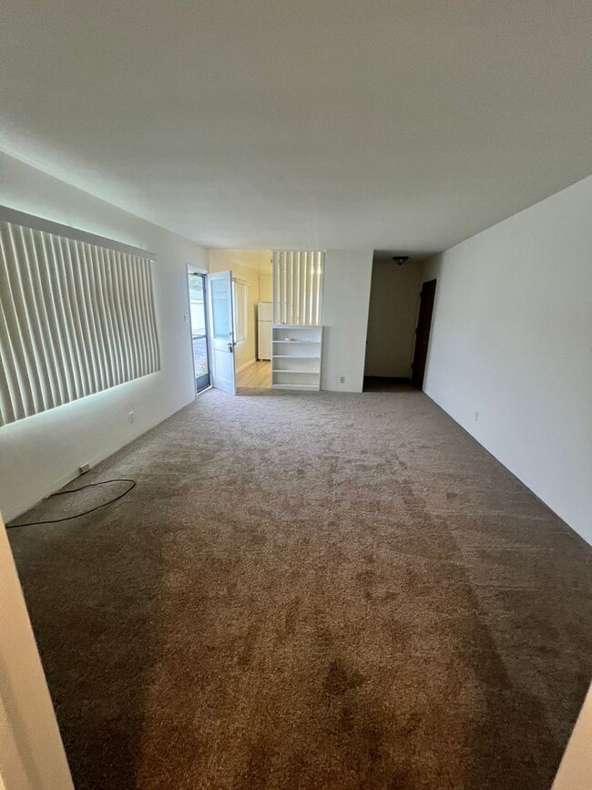 263 N Dos Caminos Ave