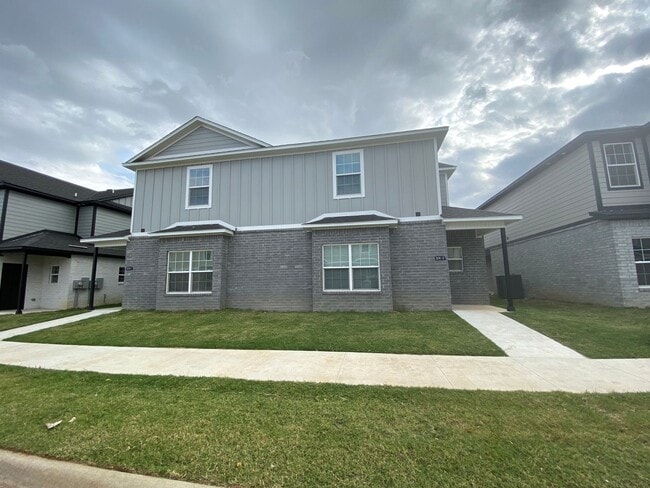 Building Photo - 766 S Amarillo Ave