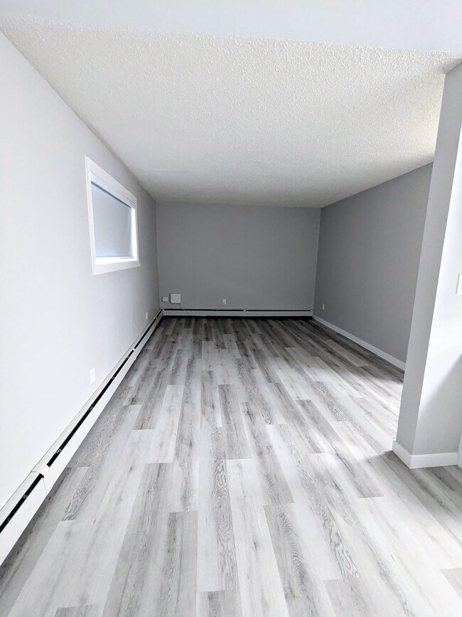 Photo - 5203-152 52 St Unit 102