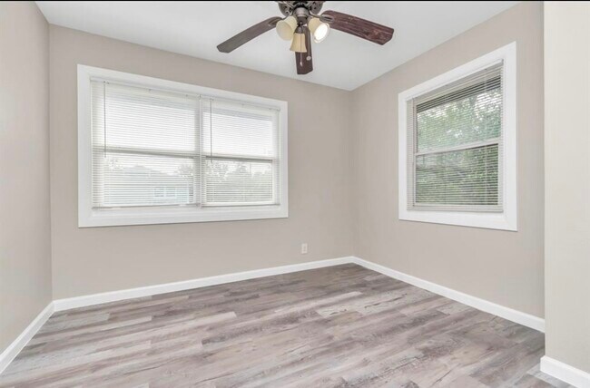 Photo - 3404 Blodgett St
