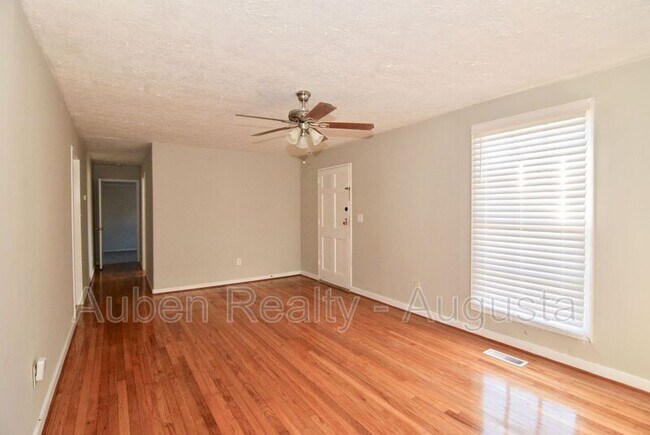 Photo - 2315 Henry Cir