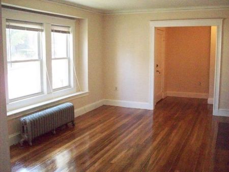 Building Photo - 289 Foster St Unit 1