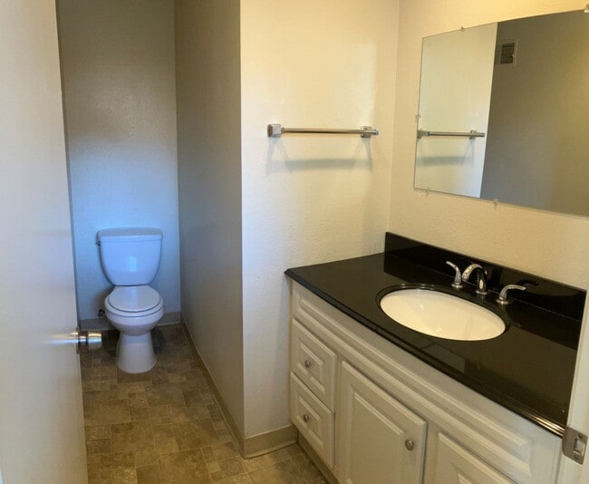 Photo - 1244 W Roseburg Ave
