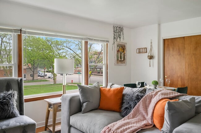 Photo - 30 W Burlington Ave Unidad ID1026697P