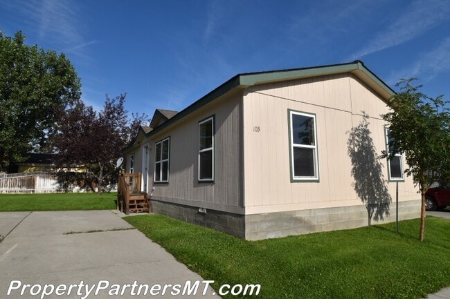 Photo - 3 Bed 2 Bath - Updated modular house!